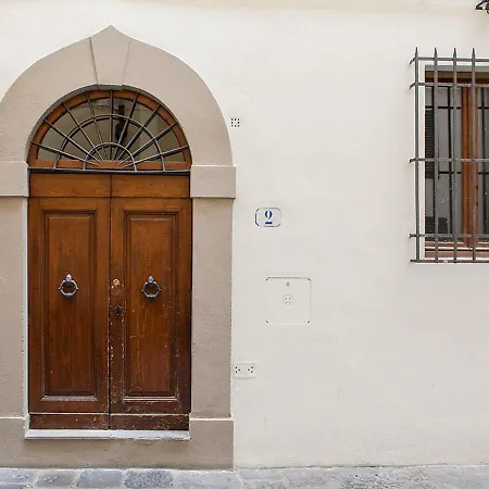 Chiasso Degli Armati * フィレンツェ